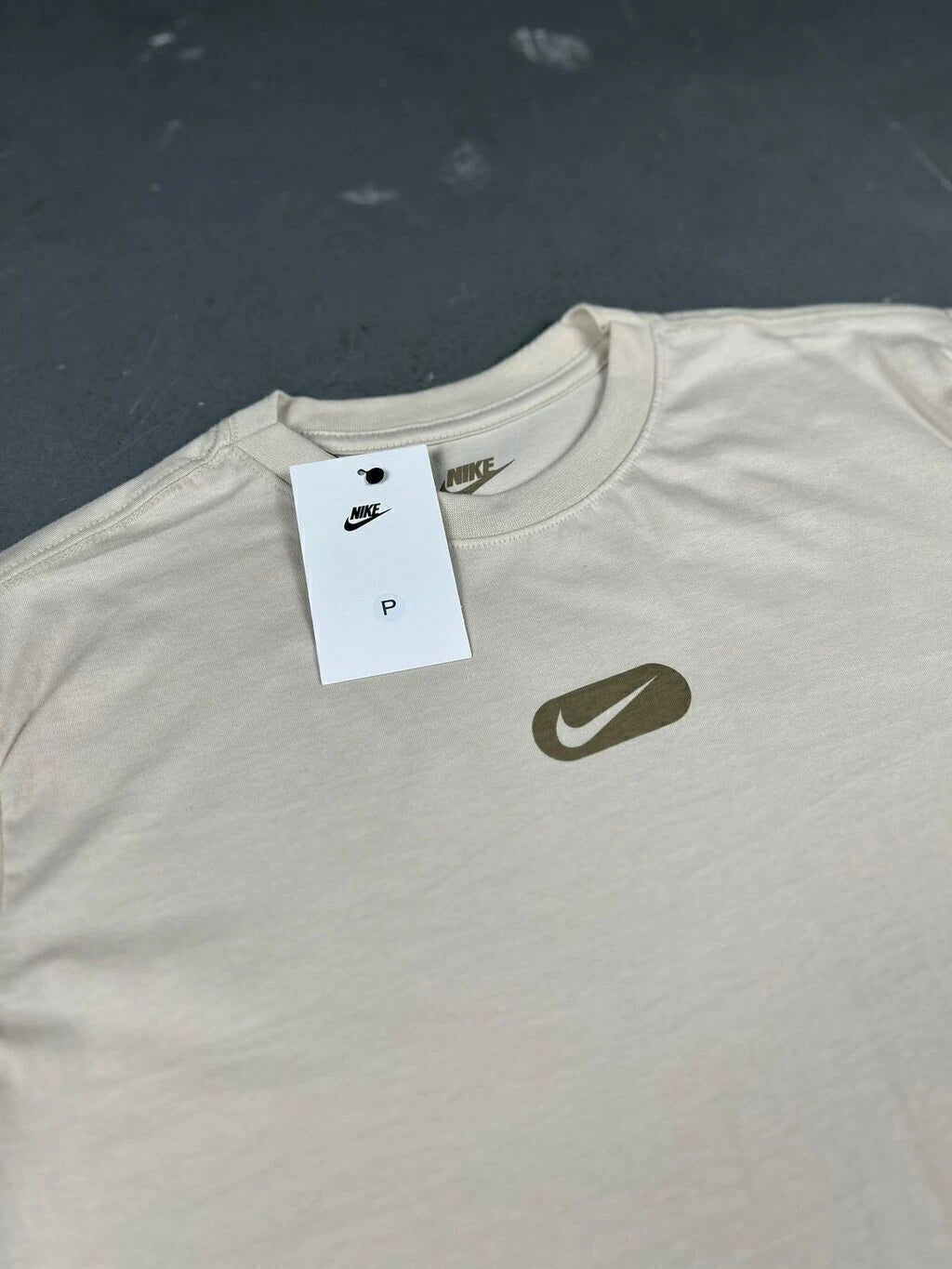 CAMISETA NIKE SWOOSH REVERSE