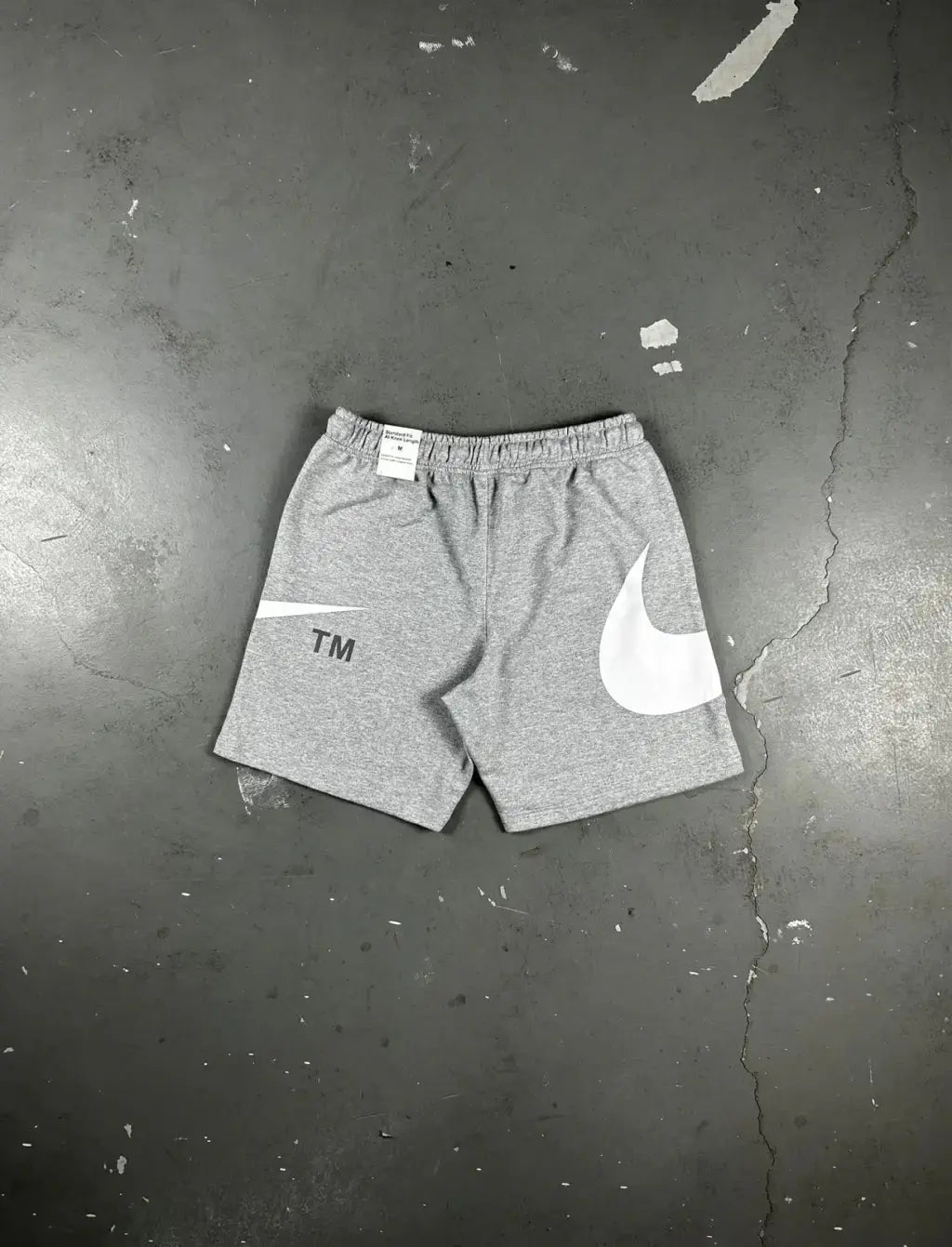 BERMUDA MOLETOM NIKE BIG SWOOSHᵀᴹ