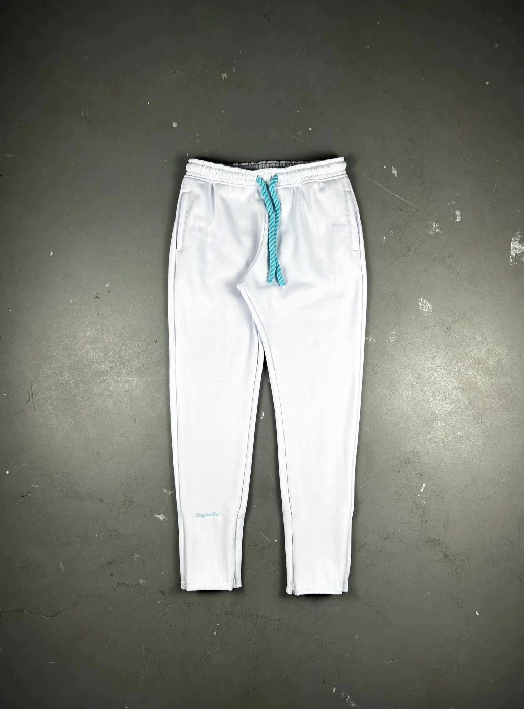 CONJUNTO SYNA WORLD LOGO
