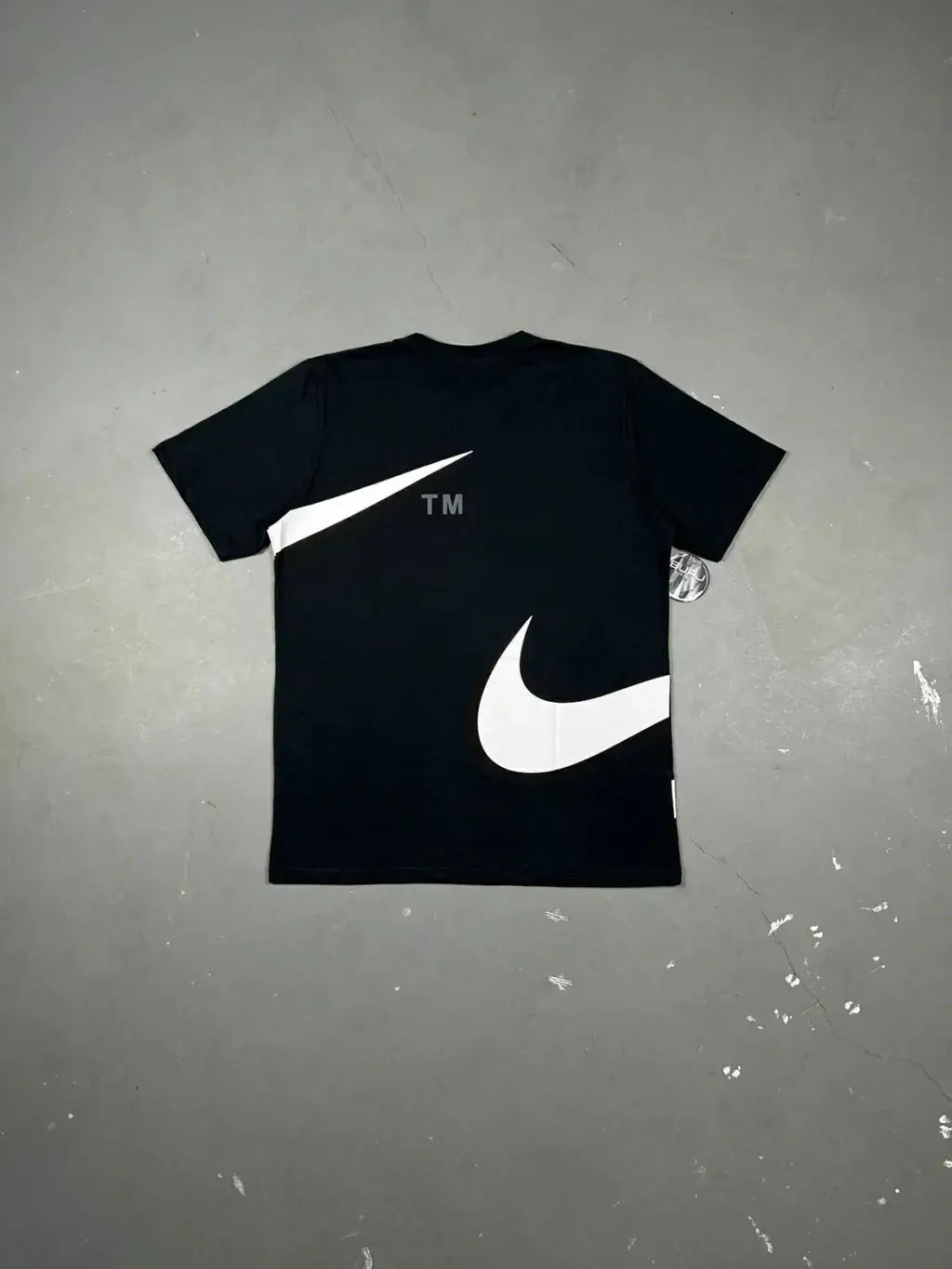 CAMISETA NIKE BIG SWOOSHᵀᴹ