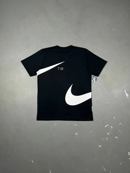 CAMISETA NIKE BIG SWOOSHᵀᴹ