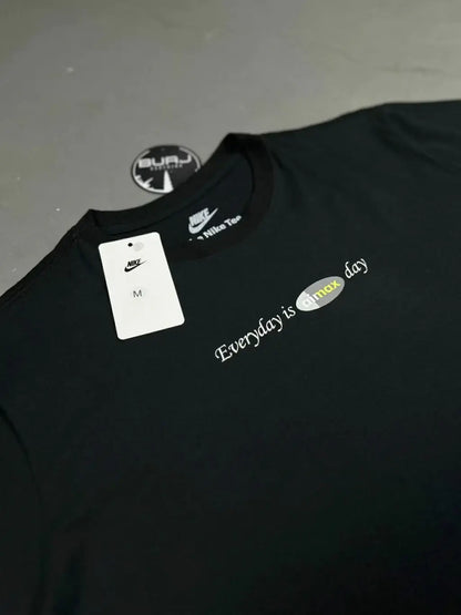 CAMISETA NIKE AIR MAX DAY