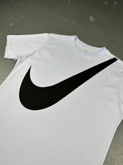 CAMISETA NIKE BIG LOGO