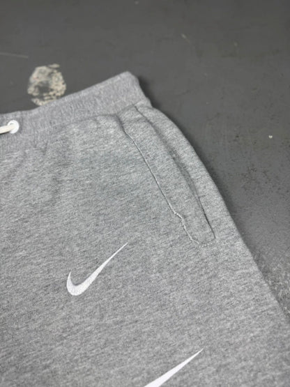 BERMUDA MOLETOM NIKE BIG LOGO