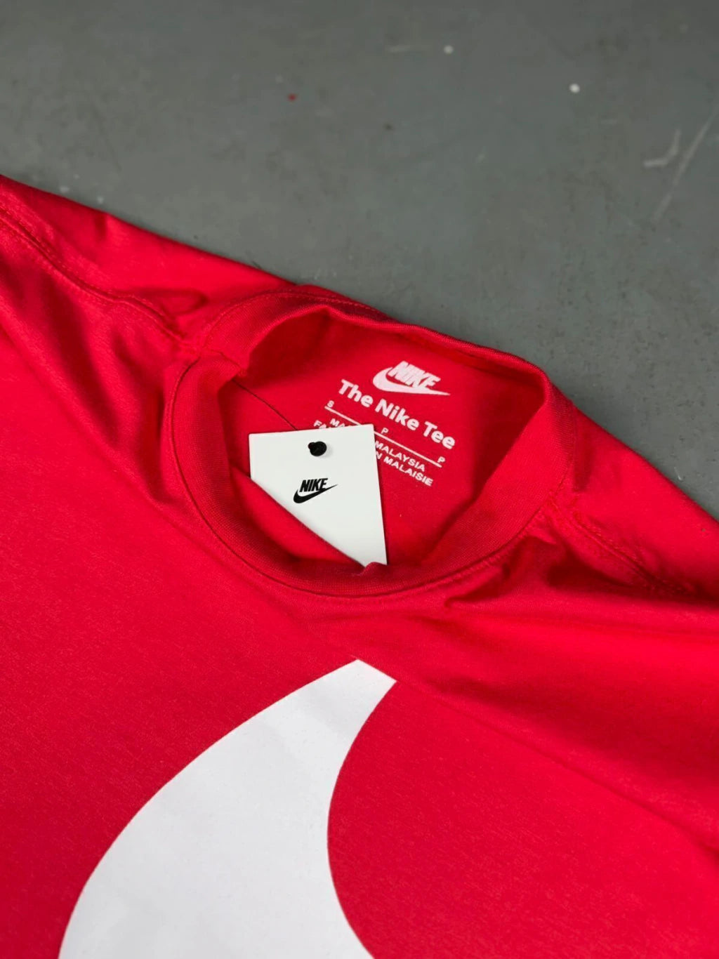 CAMISETA NIKE BIG SWOOSHᵀᴹ