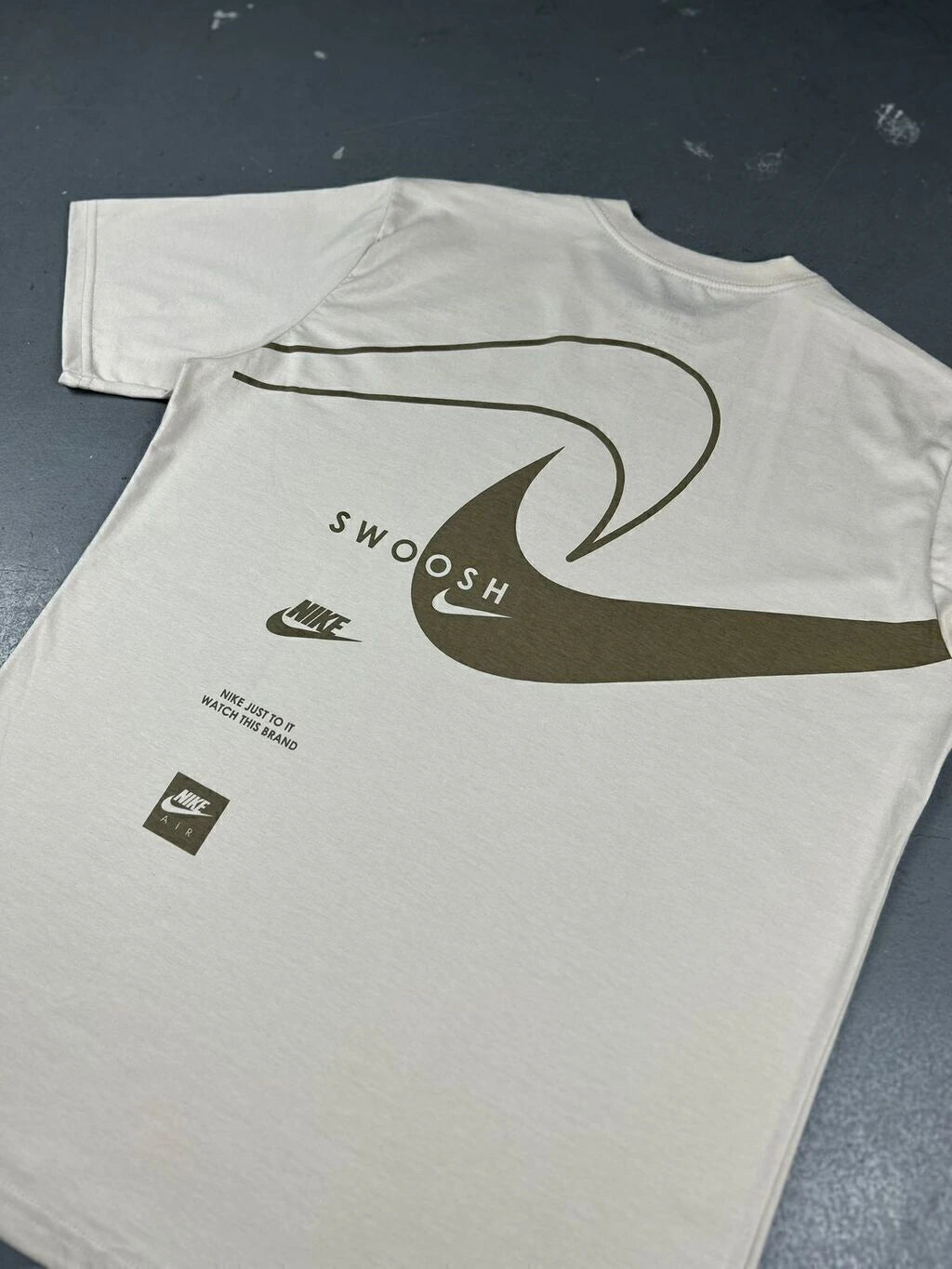 CAMISETA NIKE SWOOSH REVERSE
