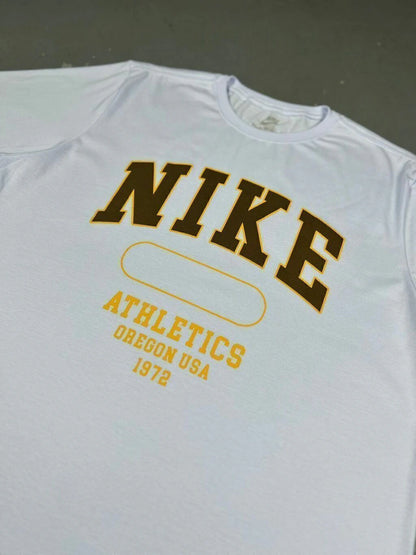 CAMISETA NIKE ATHLETICS LETTER