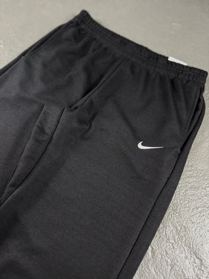 CALÇA NIKE MOLETOM CORTE RETO SWOOSH