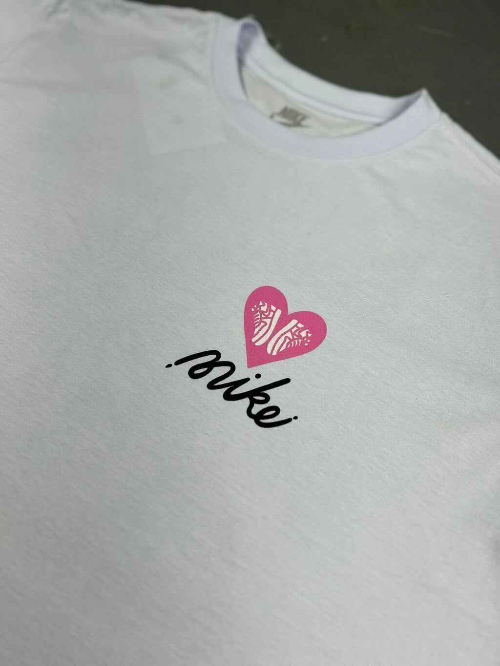 CAMISETA NK SHOE LOVE