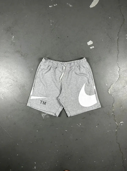BERMUDA MOLETOM NIKE BIG SWOOSHᵀᴹ