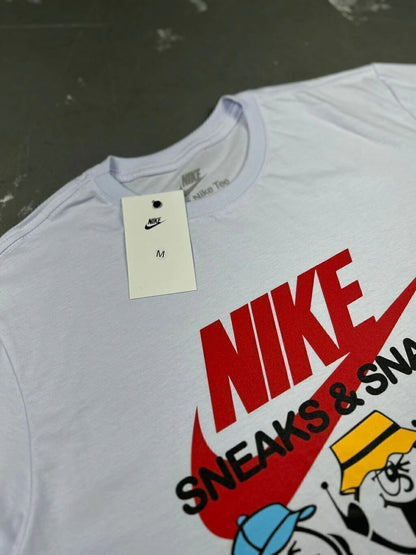 CAMISETA NIKE SNEAKS
