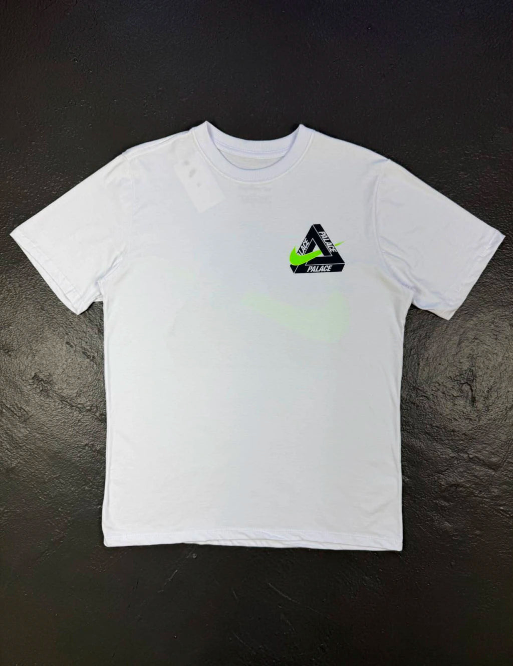 CAMISETA PALACE X NK “TRI SWOOSH”
