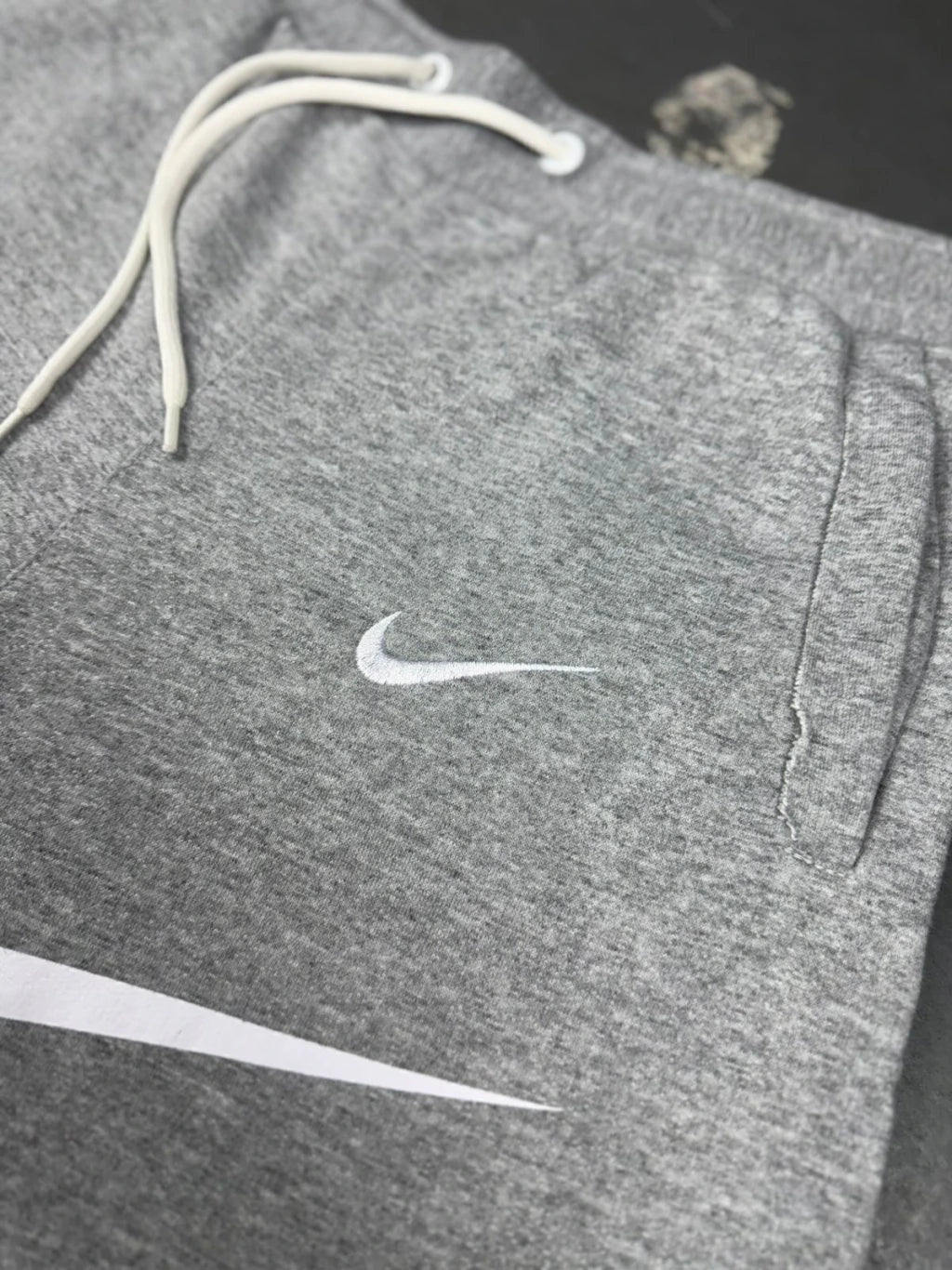 BERMUDA MOLETOM NIKE BIG LOGO