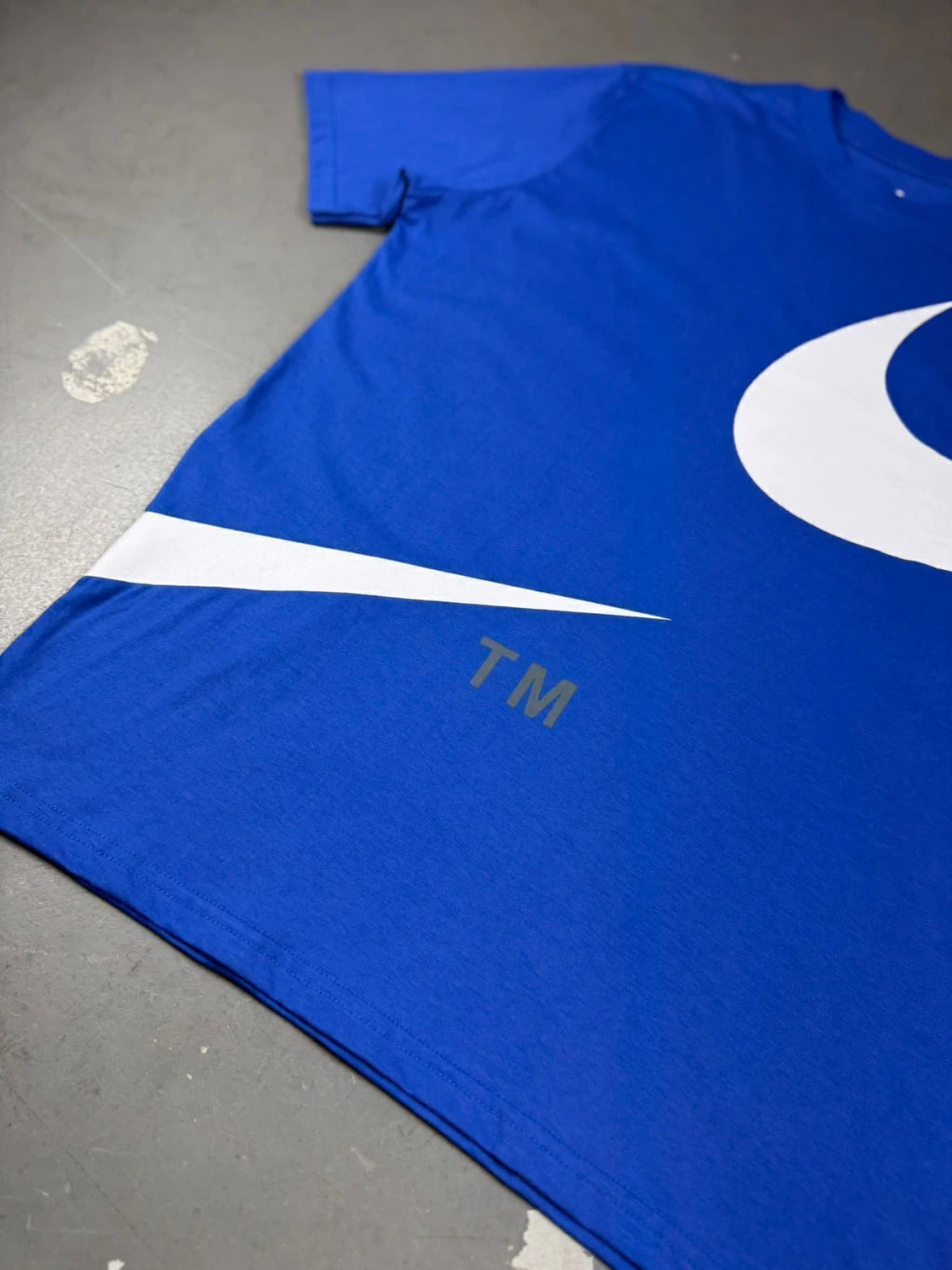 CAMISETA NIKE BIG SWOOSHᵀᴹ