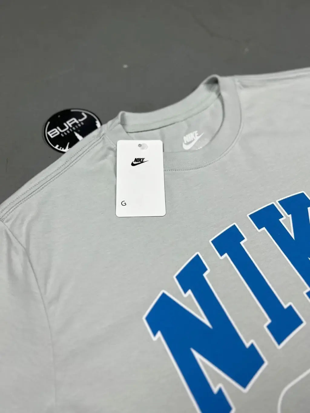 CAMISETA NIKE ATHLETICS LETTER