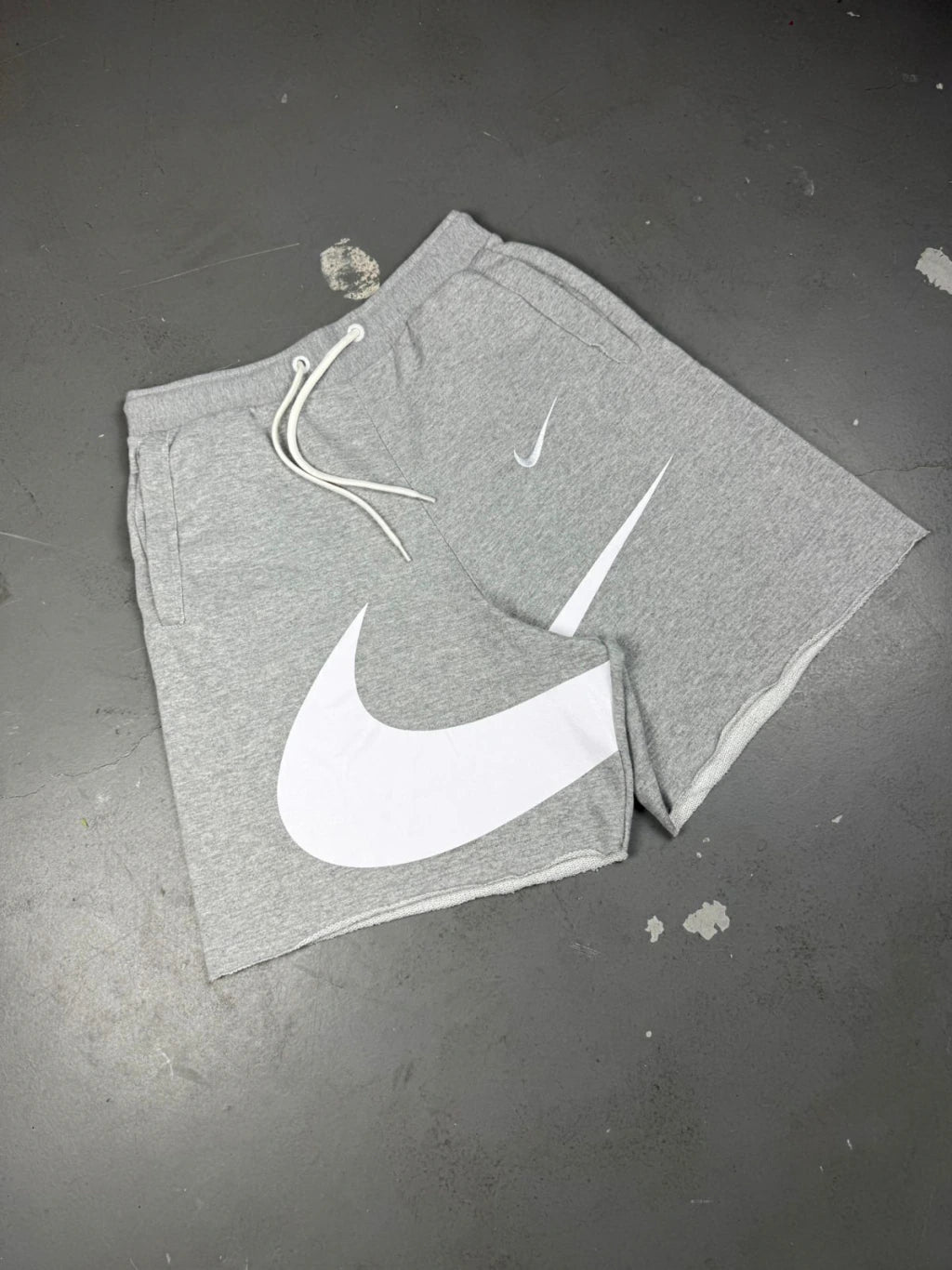 BERMUDA MOLETOM NIKE BIG LOGO
