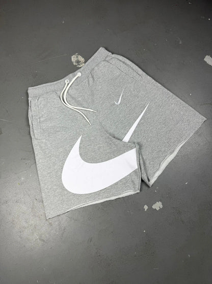 BERMUDA MOLETOM NIKE BIG LOGO