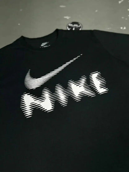 CAMISETA NIKE HYVERSE