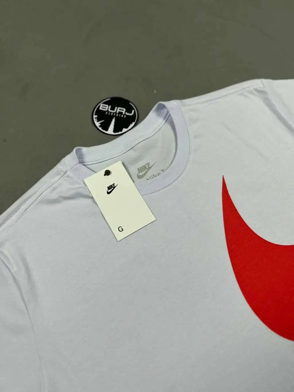 CAMISETA NIKE BIG SWOOSHᵀᴹ