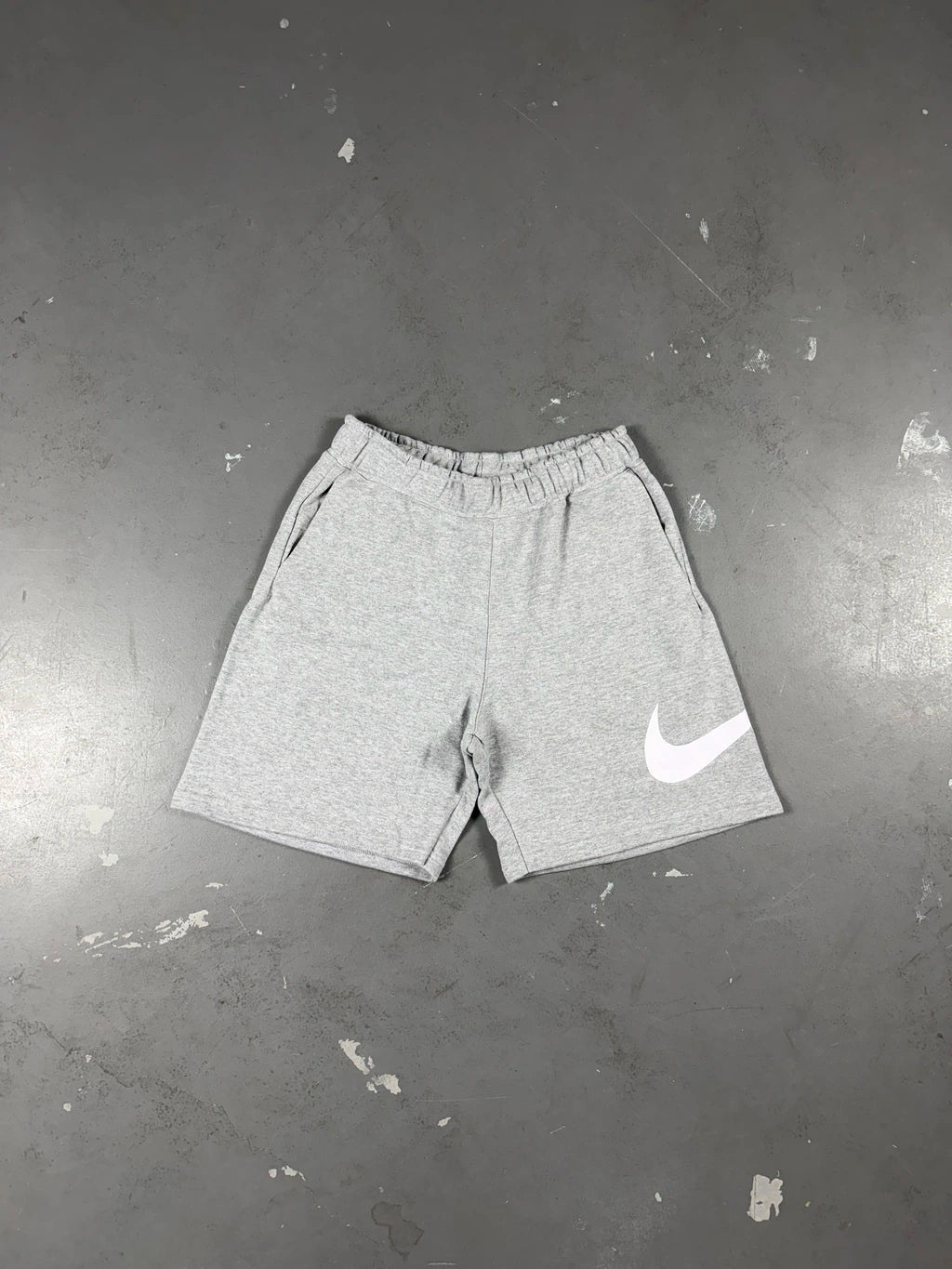 BERMUDA MOLETOM NIKE BIG SWOOSH