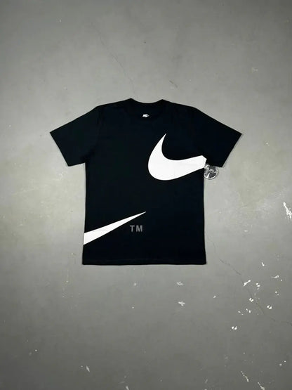 CAMISETA NIKE BIG SWOOSHᵀᴹ