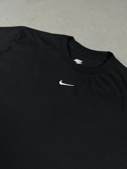CAMISETA NIKE ESSENTIALS