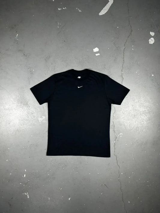 CAMISETA NIKE ESSENTIALS
