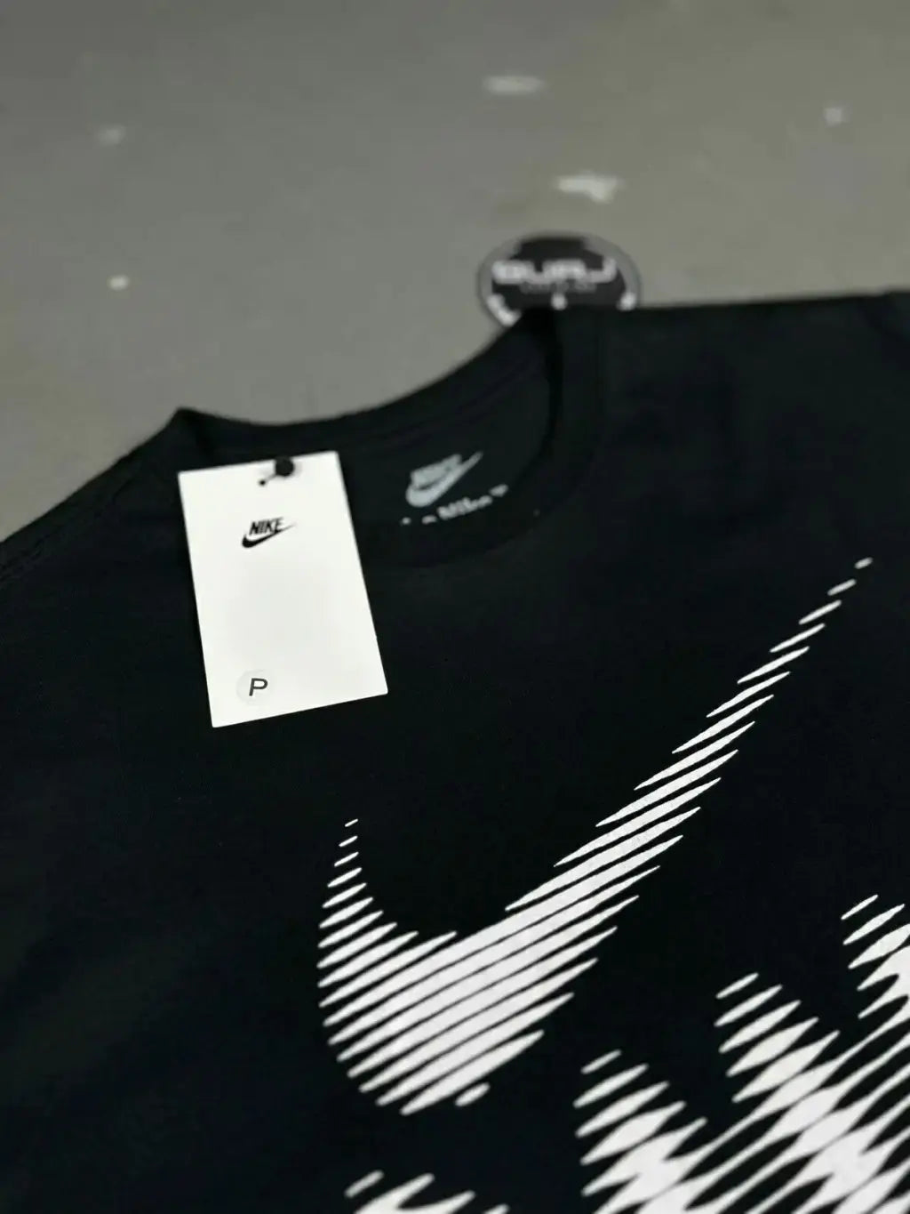 CAMISETA NIKE HYVERSE