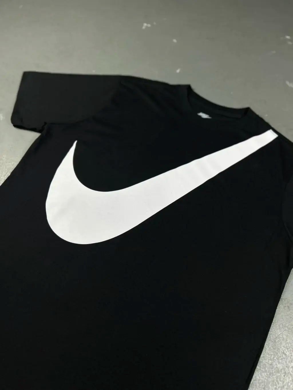 CAMISETA NIKE BIG LOGO