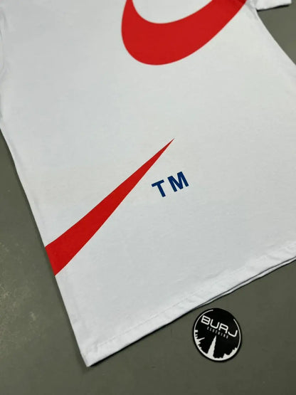 CAMISETA NIKE BIG SWOOSHᵀᴹ