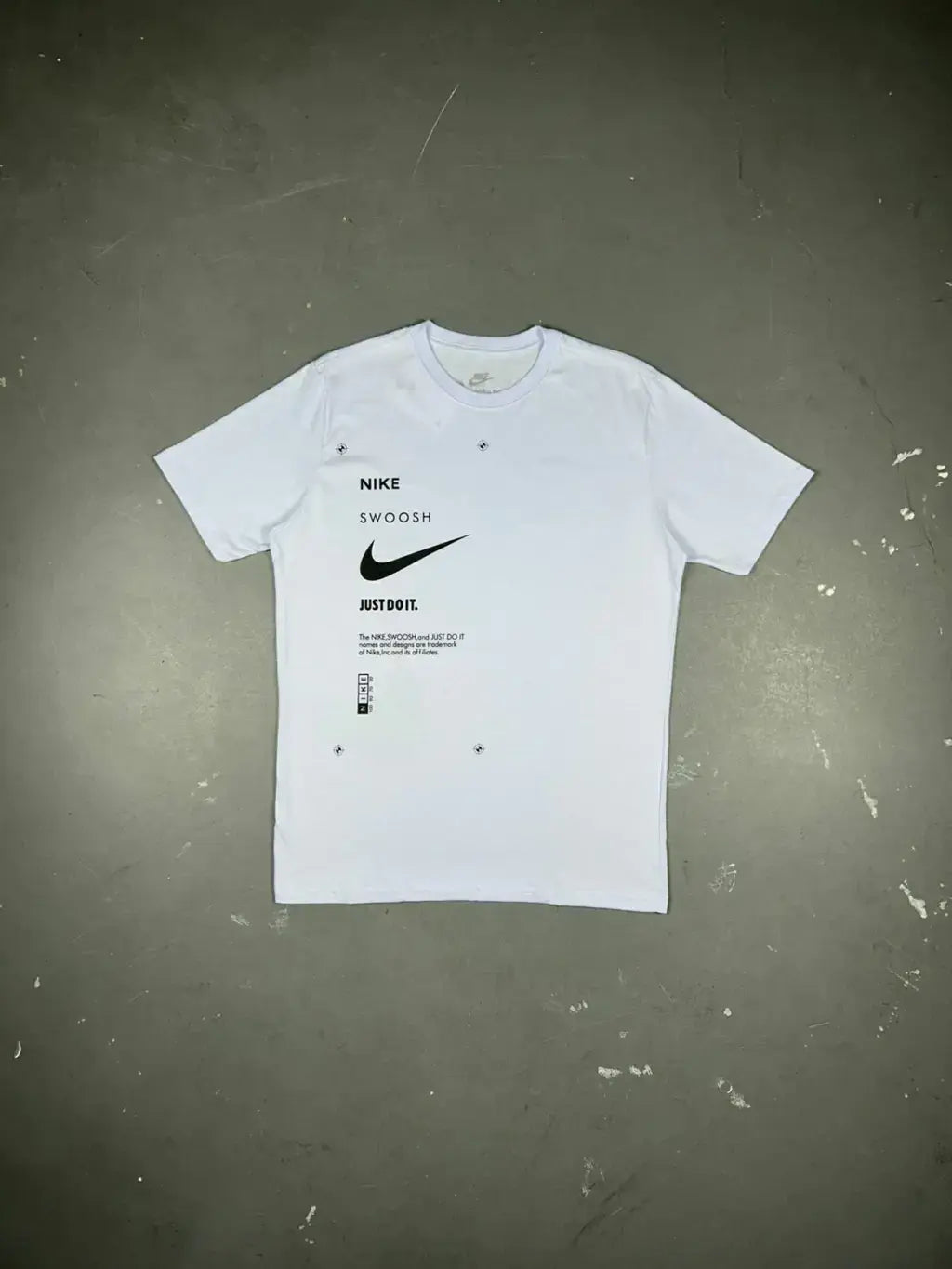 CAMISETA NK SPORTSWEAR SWOOSH CLUB