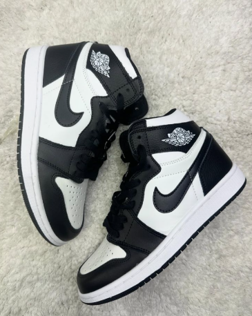 Air J1 Mid "Panda"