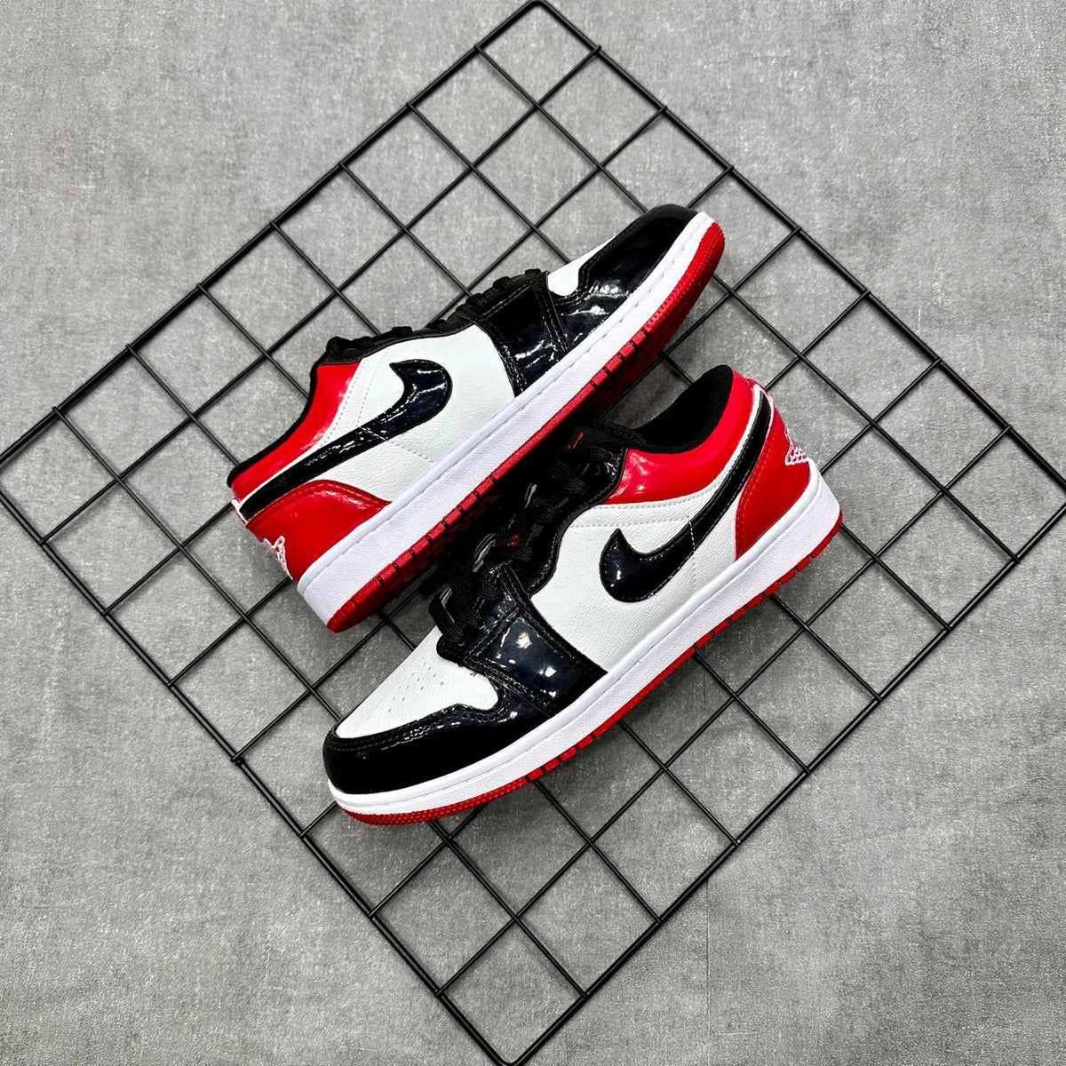 Air J1 Low 'Bred Toe'