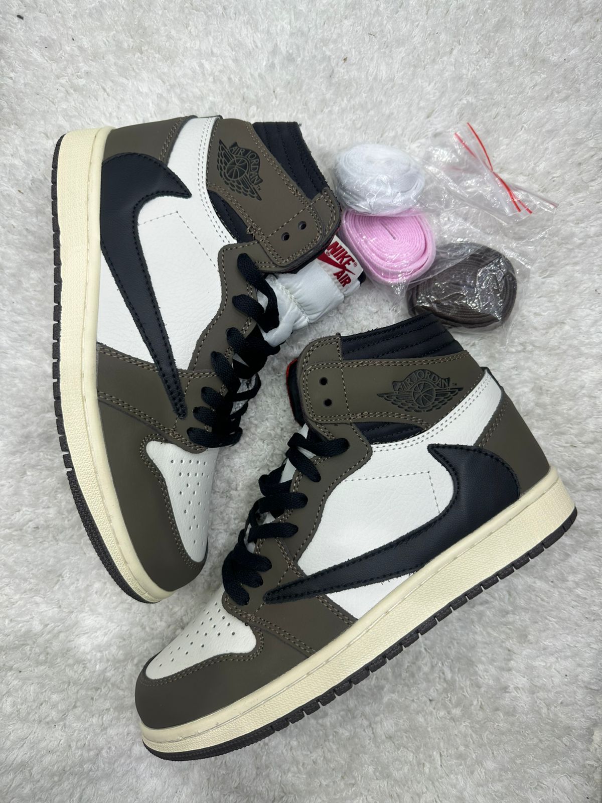 Air J1 High Travis Scott Mocha
