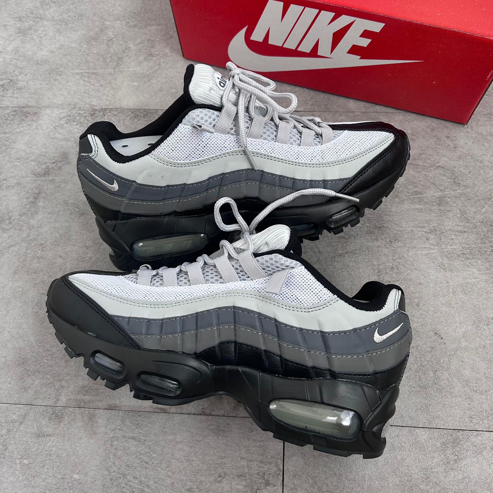 Air Max 95 “Cinza/Jewel”