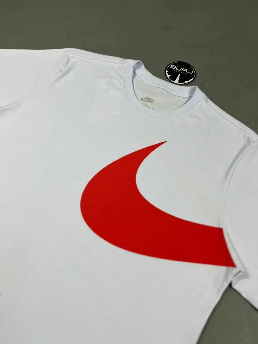 CAMISETA NIKE BIG SWOOSHᵀᴹ