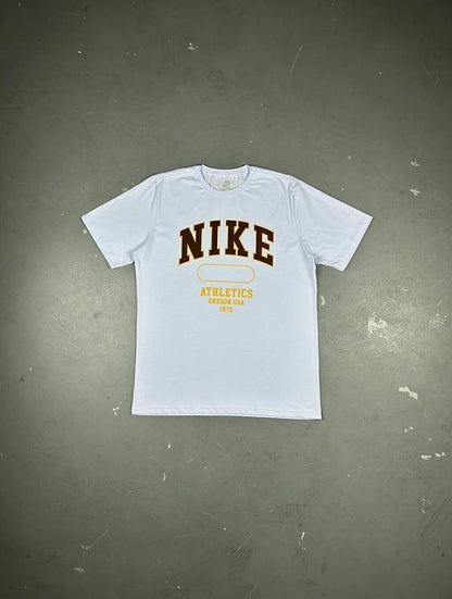 CAMISETA NIKE ATHLETICS LETTER