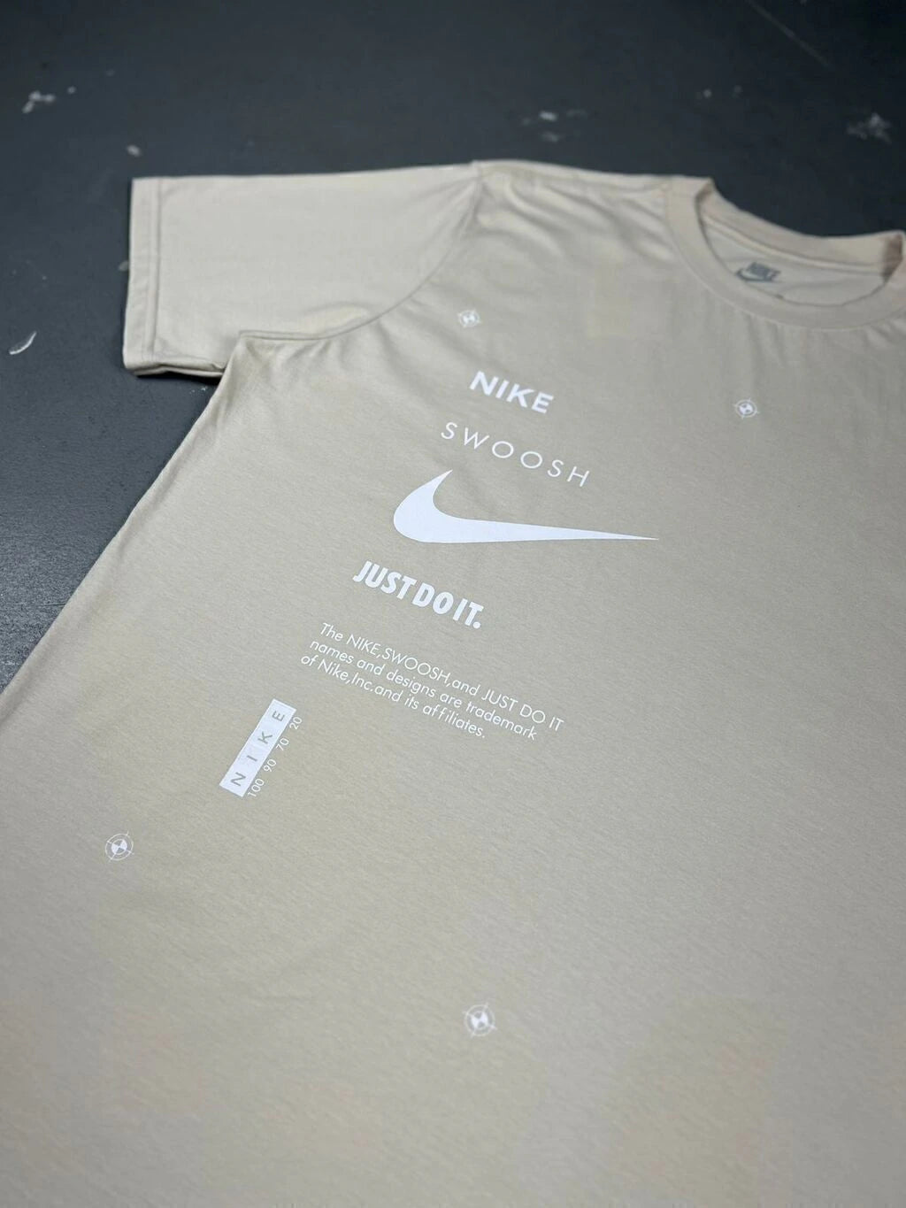 CAMISETA NK SPORTSWEAR SWOOSH CLUB