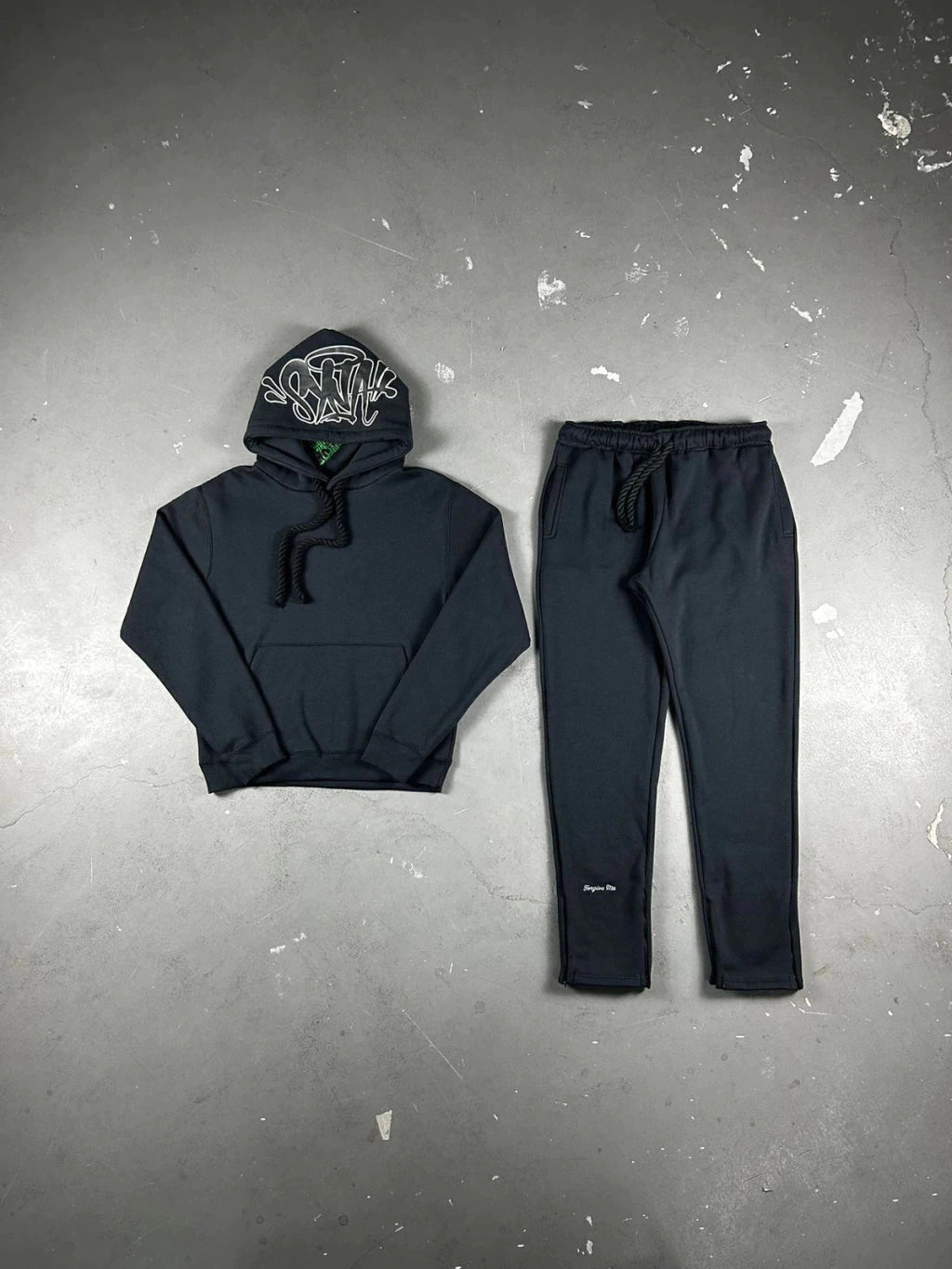 CONJUNTO SYNA WORLD LOGO