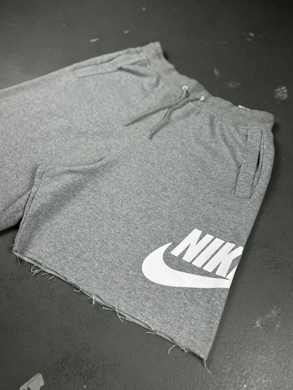 BERMUDA MOLETOM NIKE ICON FUTURA
