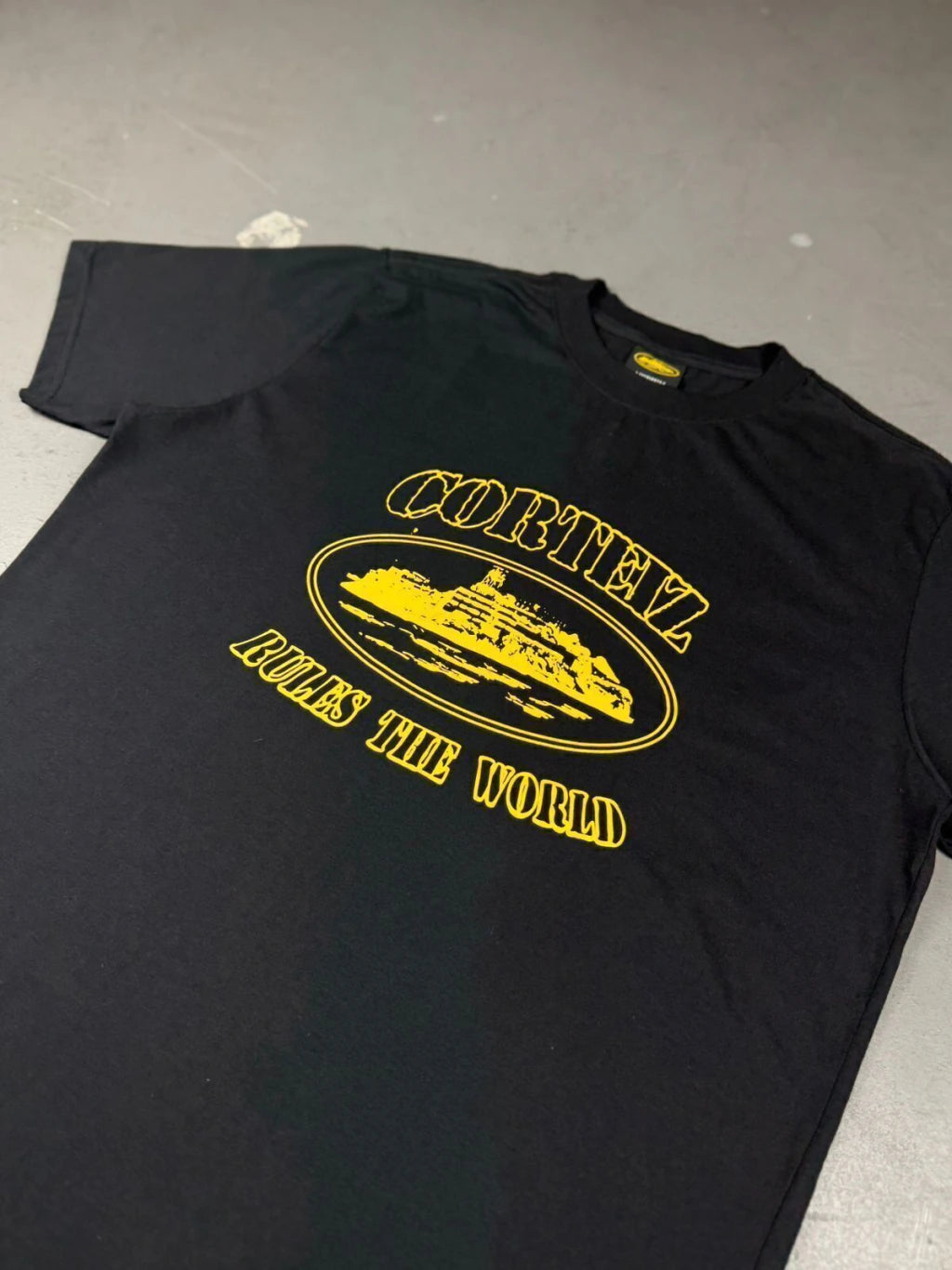 CAMISETA CORTEIZ "RULES THE WORLD"