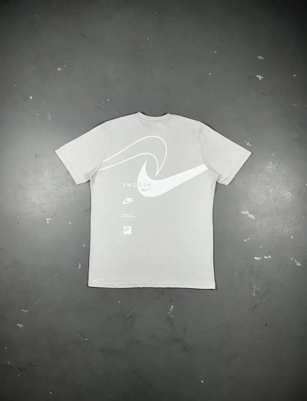 CAMISETA NIKE SWOOSH REVERSE