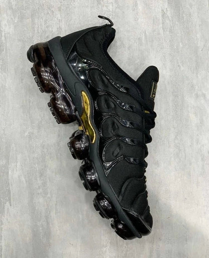 VaporMax Plus Black Metallic Gold'