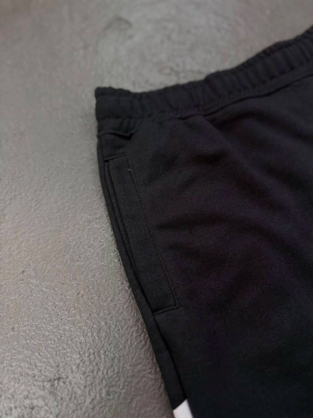 BERMUDA MOLETOM NIKE BIG SWOOSHᵀᴹ