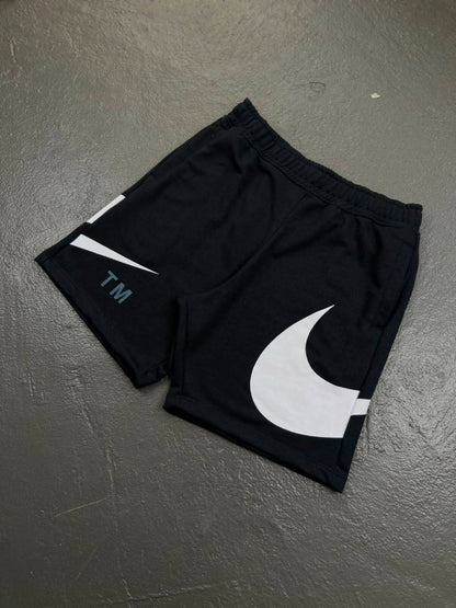 BERMUDA MOLETOM NIKE BIG SWOOSHᵀᴹ